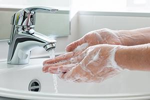 washing hands pic